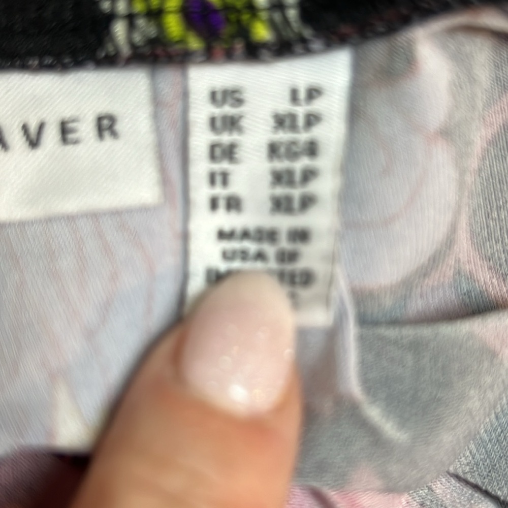 Women's Size Large Petite Susan Graver Liquid Knit Black Printed Pants - Picture 9 of 14